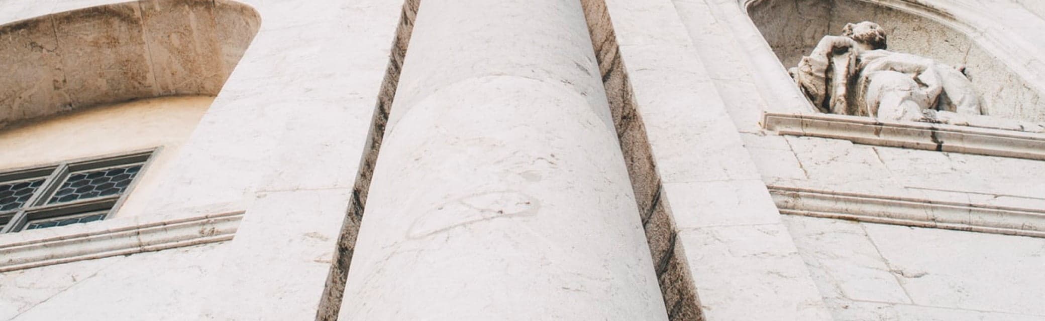 Юрист по имущественным спорам в Намцах